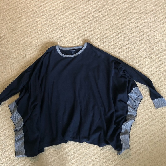 Tommy Hilfiger Poncho with Sleeves - Picture 3 of 4